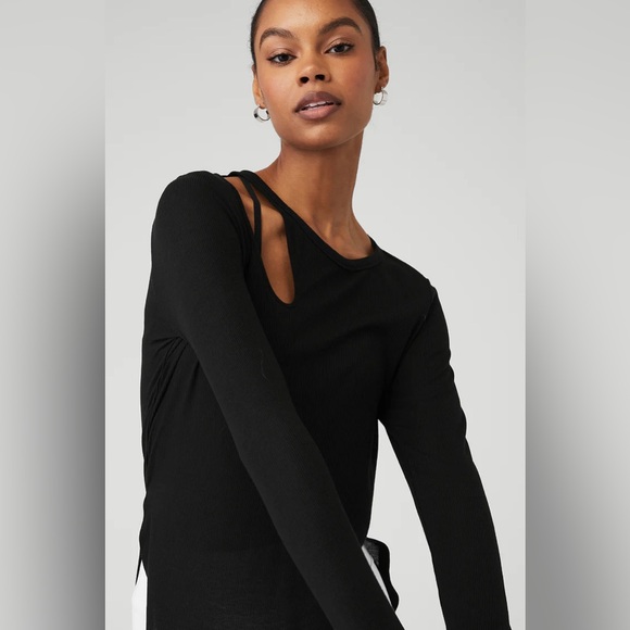 Ribbed Peak Long Sleeve Top XS – Relaxed Fit 🖤 - Picture 7 of 7